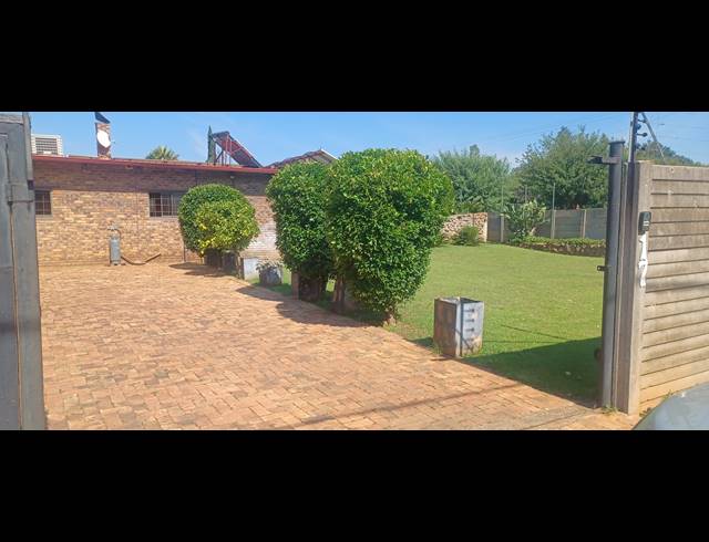 3 BEDROOM HOUSE FOR SALE IN HENLEY ON KLIP